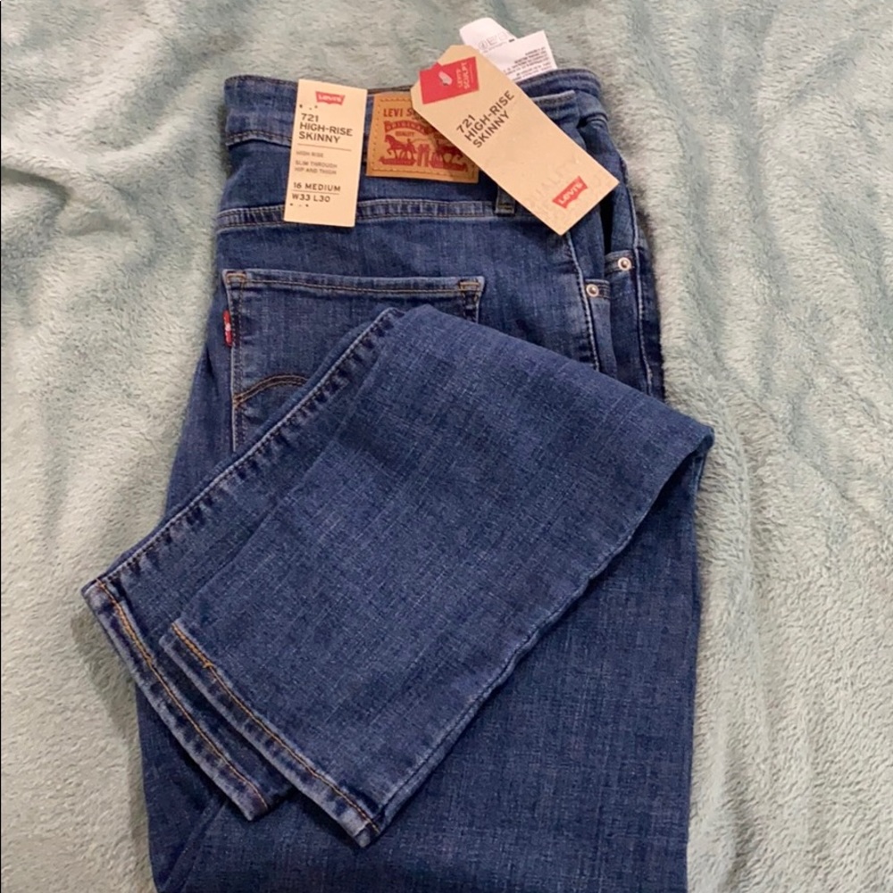 Levi’s high rise skinny jeans